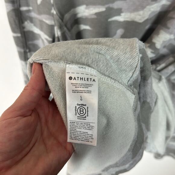 Athleta Sweater - Women’s Large - Picture 6 of 7